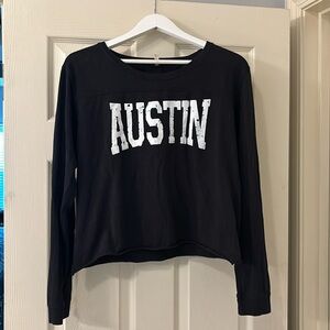 Cute cropped long sleeved top